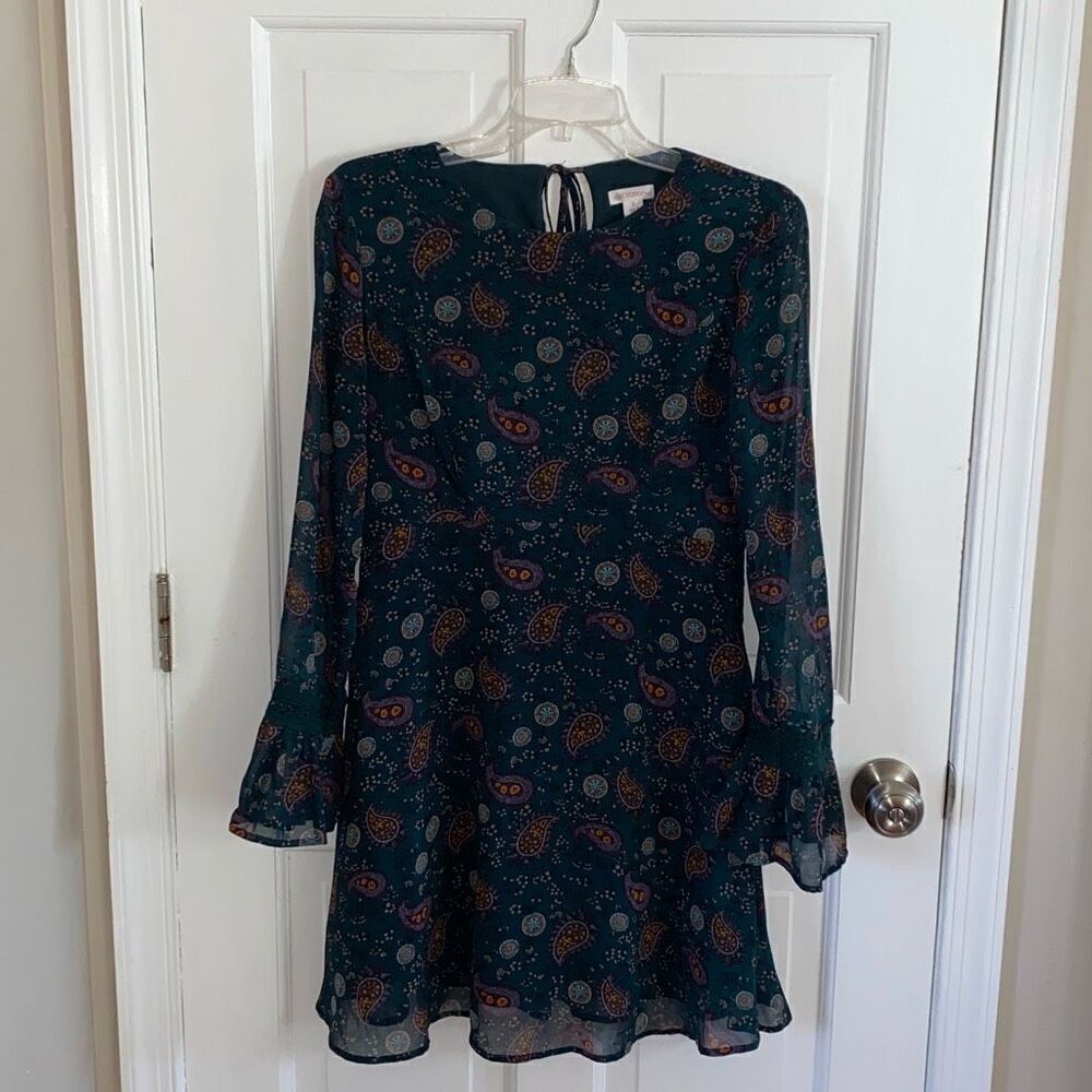 🔥3/$20🔥 Xhiliration long sleeve paisley print dress size S